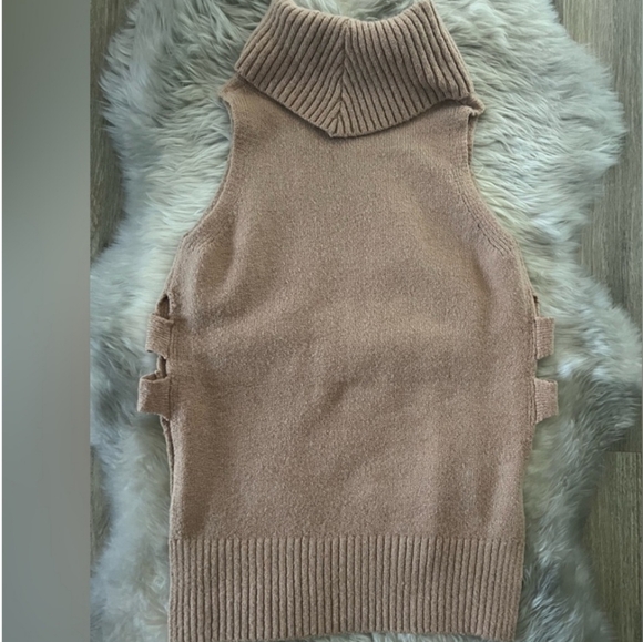 ELODIE Light Camel Beautiful Thick Sleeveless Turtleneck Sweater Blouse - Picture 6 of 6